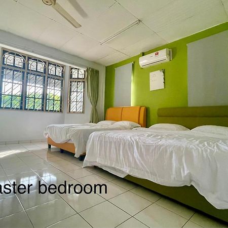 Low Season Promotion! 4B12B Max 19 Pax Party House Ипох Экстерьер фото