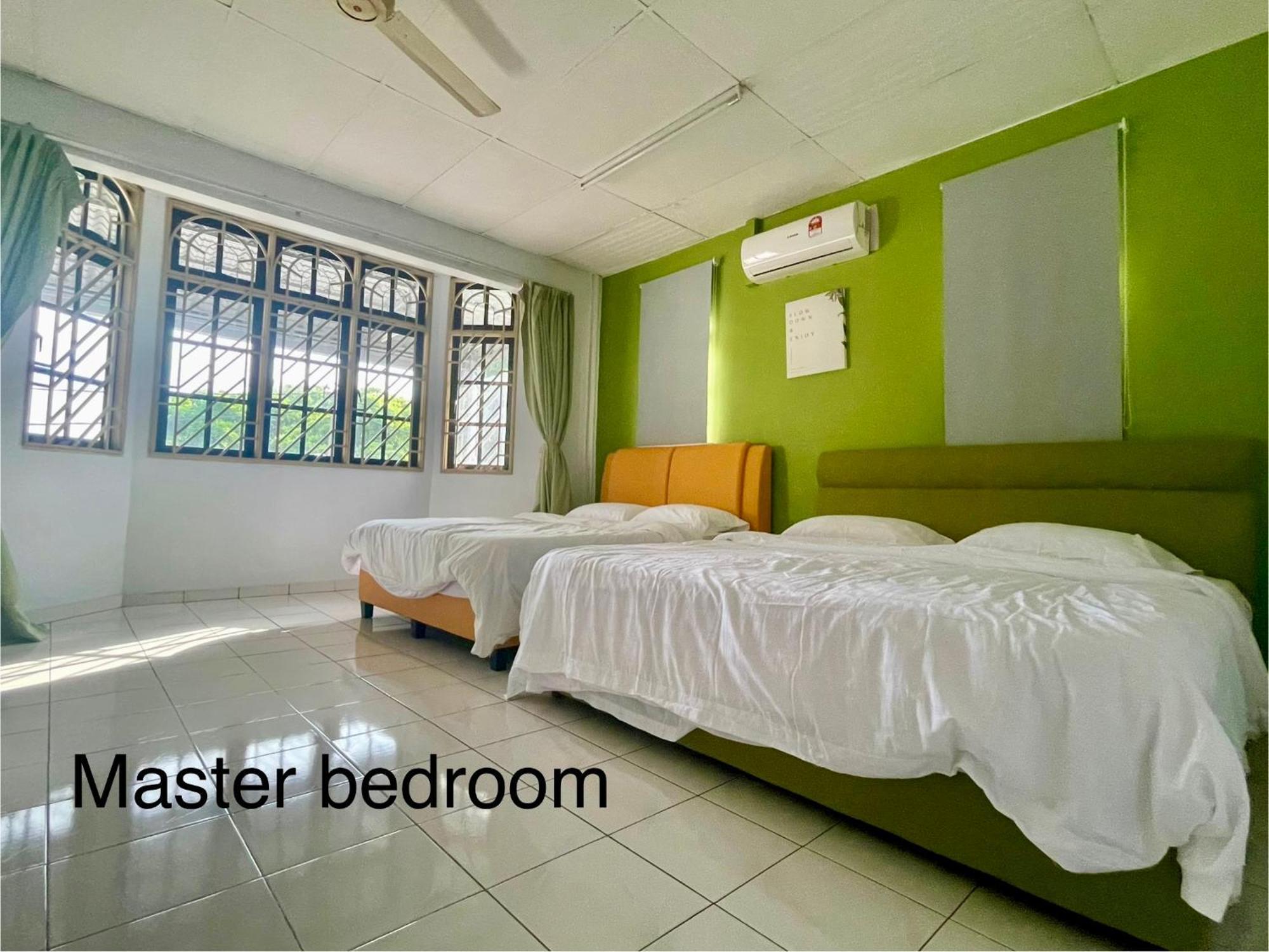Low Season Promotion! 4B12B Max 19 Pax Party House Ипох Экстерьер фото